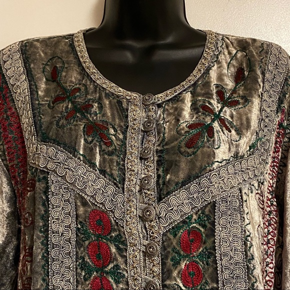 Johnny Was shiny grey Embroidered Velvet Top - Picture 2 of 12